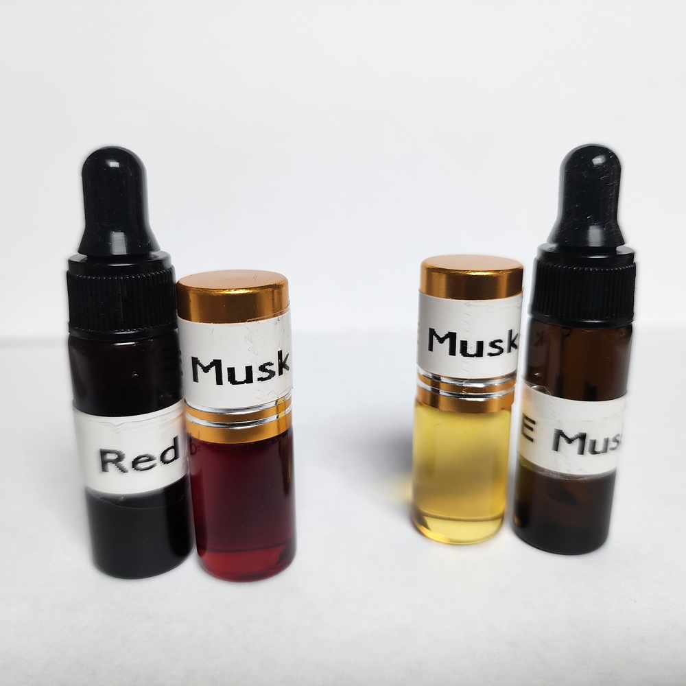 Luxurious Egyptian Musk Oil Duo - Red and Gold - Picture 4 of 4